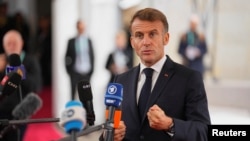 За словами Макрона, Франція з партнерами вивчає можливості для відновлення і забезпечення важливих послуг в Україні