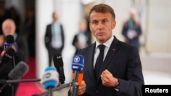 Головне джерело такого фінансування розглядається саме як позика на основі російських активів, попри зміни у висновках саміту лідерів ЄС, наполягає французький президент