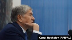 Мурдагы президент Алмазбек Атамбаев.