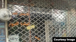 دهها مغازه متعلق به بهاییان در شهرهای مختلف ایران پلمپ شده است.
