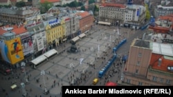 Osim grada Zagreba, koji je zbog veličine u više izbornih jedinica, niti jedan drugi grad niti općina nije teritorijalno podijeljen u različite izborne jedinice, kazao je premijer Andrej Plenković.