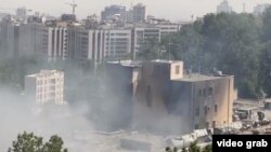 تصویری از ساختمانی در زندان اوین پس از حملۀ اسرائیل