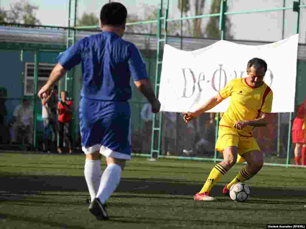 Өкмөт башчы Жоомарт Оторбаев оюнга экинчи жарымда кошулганына карабай өз активине жеңүүчү голду жаза алды. 