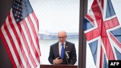 Посол США: Америка оголосила про тиск, і ми хочемо, щоб Британія була на нашому боці