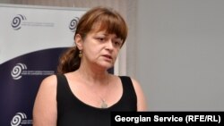 В отставке, но при делах - экс-руководитель экзаменационного центра при Министерстве образования Грузии Майа Миминошвили не намерена уходить из сферы образования
