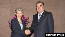 Ирина Бокова ва Эмомалӣ Раҳмон