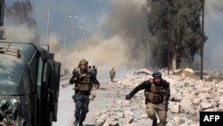 Dim iznad Mosula, 23. februar 2017.