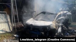 У машині перебували четверо людей, двоє з них зазнали поранень. Фото ілюстративне 