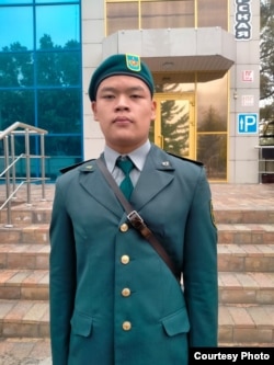 Ұлан Мұсаевтың әскери колледжде оқып жүргенде түскен суреті
