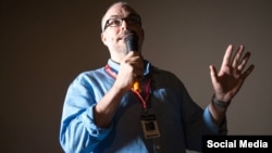 Чед Грасіа, американський режисер, автор документальної стрічки «Російський дятел»