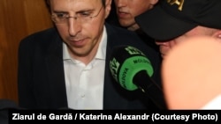 Dorin Chirtoacă escortat de ofițeri anticorupție, Chișinău, 25 mai 2017