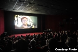 Робін Квапіл визнає, що йому не вдалося переконати героїв фільму