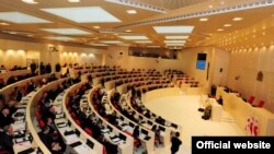 Саакашвили и Иванишвили призвали депутатов избегать противостояния и работать совместно