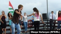 Идею воссоздания популярных абхазских песен вынашивалfcm музыкантами уже давно