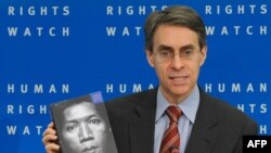 Хьюман Райтс Уотчтун аткаруучу директору Кеннет Рот жылдык доклад боюнча маалымат берди, 24-январь 2011-жыл, Брюссел.