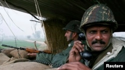 Индиянын чек ара кызматынын аскерлери. 