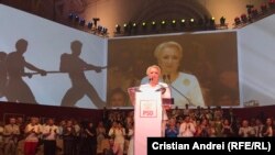 Înainte de plecare, Viorica Dăncilă mai face un cadou primarilor.