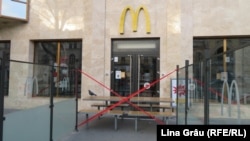 Un McDonald's din centrul Chișinăului închis din cauza pandemiei