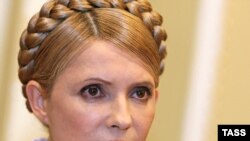 Сама Юлия Тимошенко накануне обратилась к Парламентской ассамблее Совета Европы с просьбой провести срочные слушания по ситуации на Украине