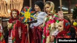 Також очікується масове виконання коляди і встановлення дідуха 