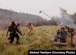 Актьори участват в сцена на "Бейберикен и петте гарвана" през август 2019 г.