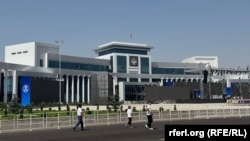 Манас шаарынын мэриясынын жаңы административдик имараты.