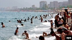 Plaža u Antaliji, gdje mnogi građani BiH ljetuju na rate preko agencija.