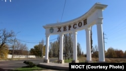 Херсон постійно зазнає атак російських дронів із окупованого лівого берега Дніпра