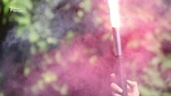 Активісти прорвали кордон силовиків і знесли прибудову до «Будинку-стіни» в Одесі (відео)