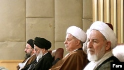 هیئت رئیسه مجلس خبرگان ایران؛ از راست: محمد یزدی، اکبر هاشمی رفسنجانی، محمد هاشمی شاهرودی و احمد خاتمی