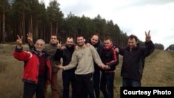 Звільнені в Криму активісти Олексій Гриценко, Юрій Шевченко, Сергій Супрун, Михайло Давиденко, Максим Тривиденко, Андрій Щекун та Анатолій Ковальський (фото з Facebook)