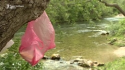 Дрвјата на Матка „украсени“ со отпадоци