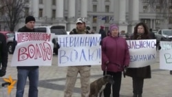 Київську міліцію обійняли живим ланцюгом