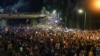 Demonstranti na Trgu heroja u Tbilisiju posle usvajanja kontroverznog zakona o "stranim agentima", 14. maj 2024.