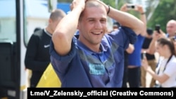 Координаційний штаб уточнює, що сьогодні додому повертається перша група звільнених військовослужбовців віком до 25 років