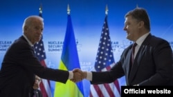 Джозеф Байден і Петро Порошенко, архівне фото 