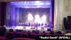 Акс аз ҷараёни маҳфил.