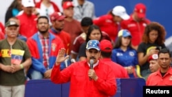 Nikolas Maduro na protestu pristalica vlasti u Venecueli