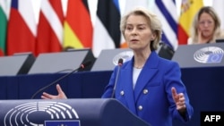 Президентка Єврокомісії Урсула фон дер Ляєн виступає під час дебатів у Європейському парламенті в Страсбурзі, Франція, 8 жовтня 2025 року