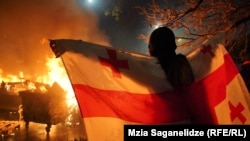 Detalj sa protesta u Tbilisiju, Gruzija, 2. decembra 2024.