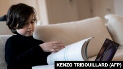 Az akkor még csak kilencéves Laurent Simons amszterdami otthonában, 2019. november 21-én