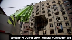 Ресейлік дронның шабуылынан жарылай қираған кешен. 