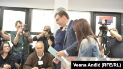 Aleksandar Vučić na biralištu, arhiv