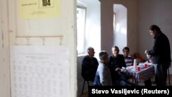 Izborna komisija u mjestu Vranjine, u blizini Podgorice, arhivska fotografija