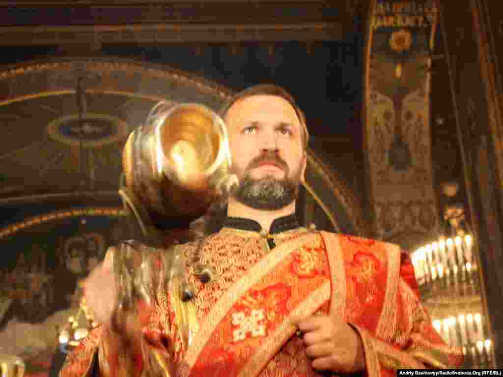 День пам'яті розпочали молебнем за загиблими журналістами у Володимирському соборі у Києві