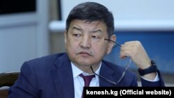 Акылбек Жапаров, Жогорку Кеңештин депутаты.