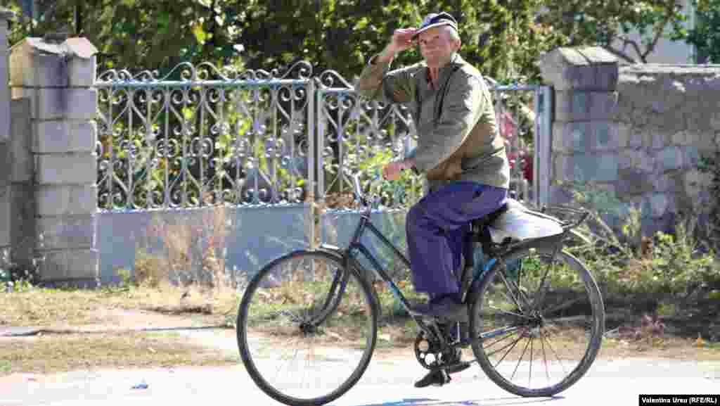 Moldova - people in Cupcini town