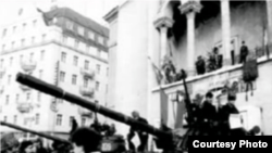 Imagine realizată în decembrie 1989 la Timișoara, în timpul Revoluției Române. 