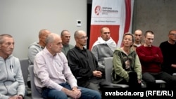 Звільнені політв’язні під час пресконференції у Вільнюсі, 12 вересня 2025 року