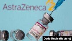 În România, numărul persoanelor care se vaccinează cu AstraZeneca a scăzut dramatic